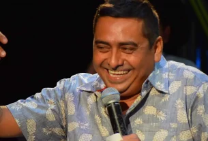 Despiden con flores y canciones a Tico Mendoza en El Pitayo