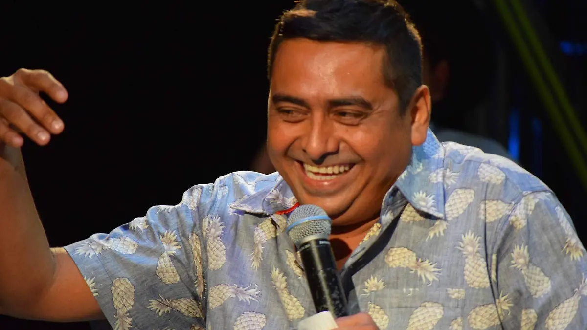 Despiden con flores y canciones a Tico Mendoza en El Pitayo