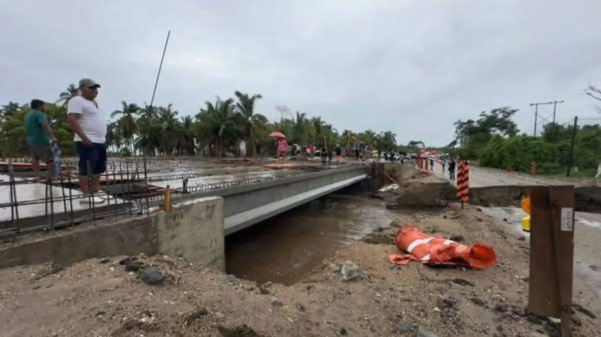 Operativo de seguridad por cierre de carretera Acapulco–Pinotepa