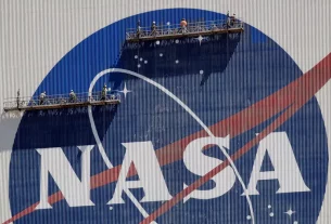 Empleados de la NASA protestan por recortes de Trump