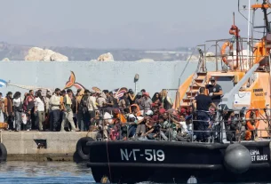 Grecia suspende solicitudes de asilo tras oleada de llegadas