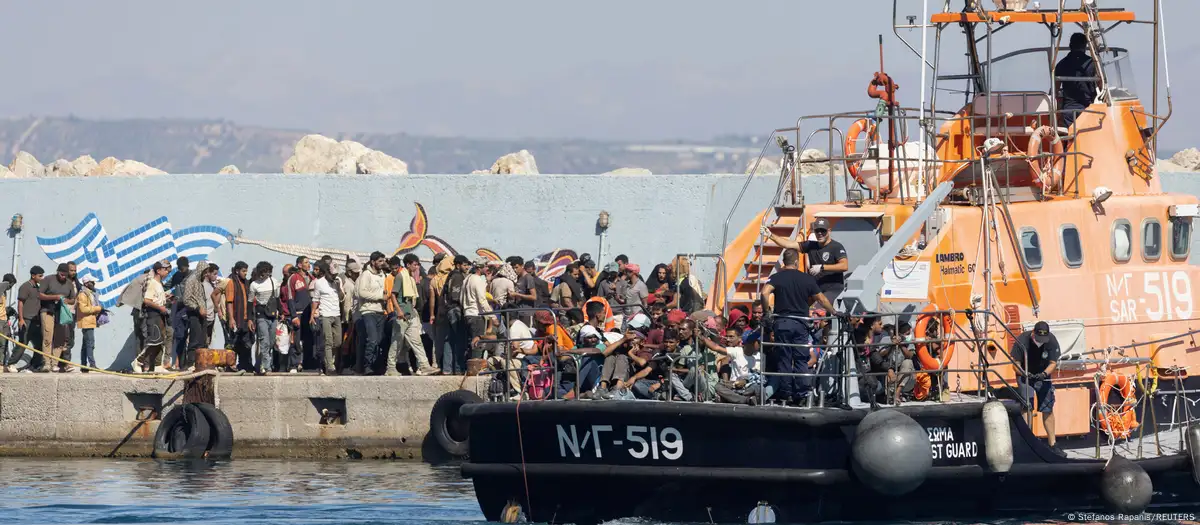 Grecia suspende solicitudes de asilo tras oleada de llegadas