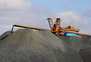 China anuncia más controles a exportación de tecnologías