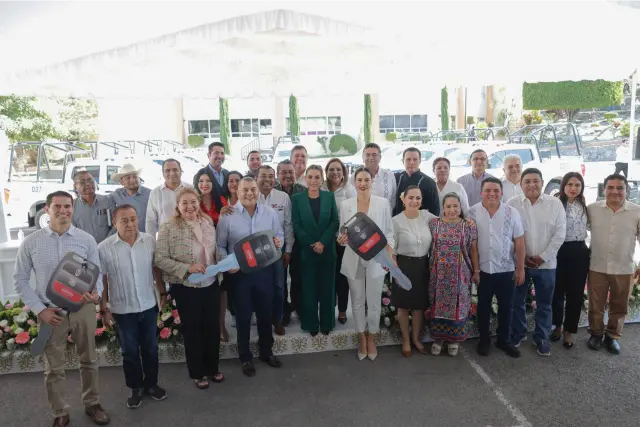 Seguridad pública en Guerrero con entrega de patrullas y equipo policial