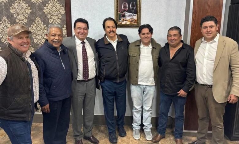 Julio Valle reconoce la labor de Carlos Aceves del Olmo en la CTM Guerrero