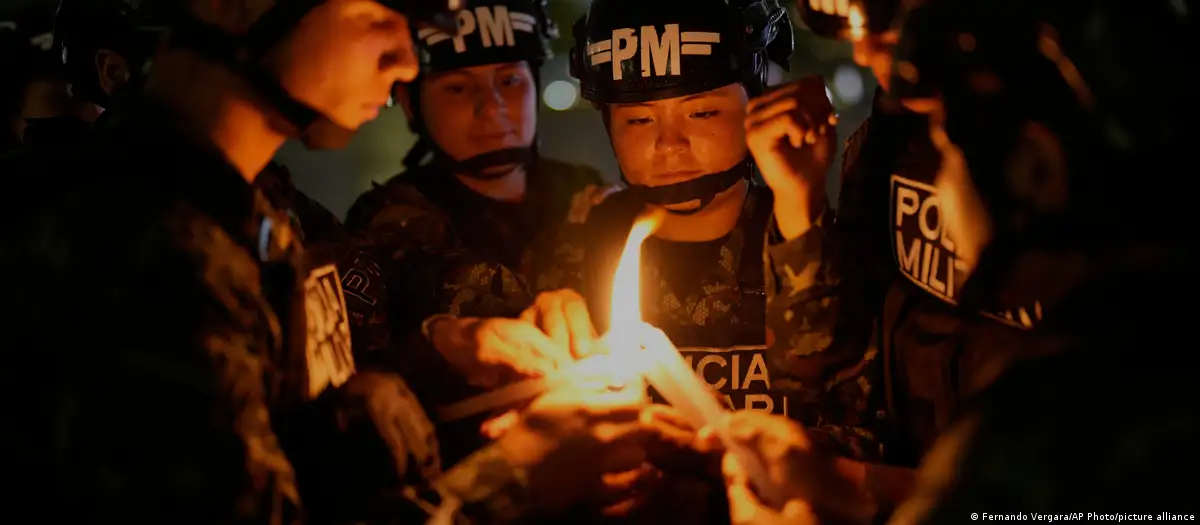 Colombia rinde homenajes a víctimas del accidente aéreo