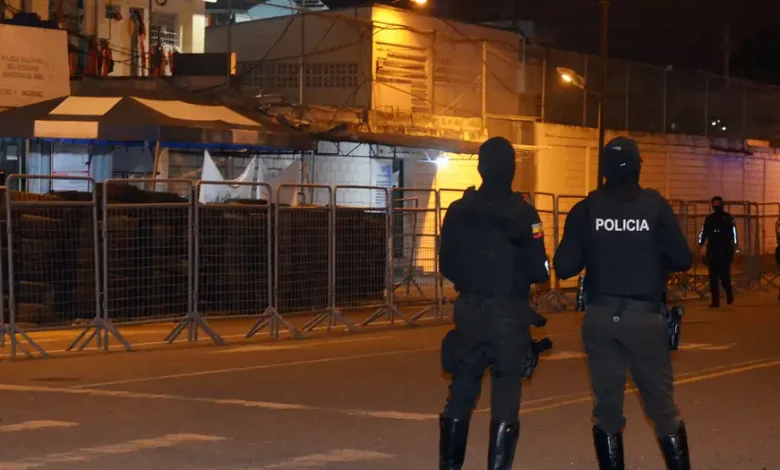 Ecuador más de 250 arrestos en primer día de toque de queda