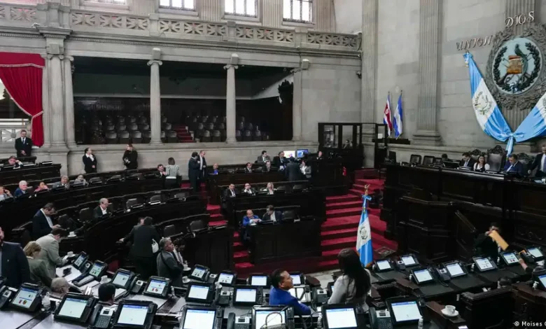 Guatemala elige magistrados que organizarán comicios de 2027