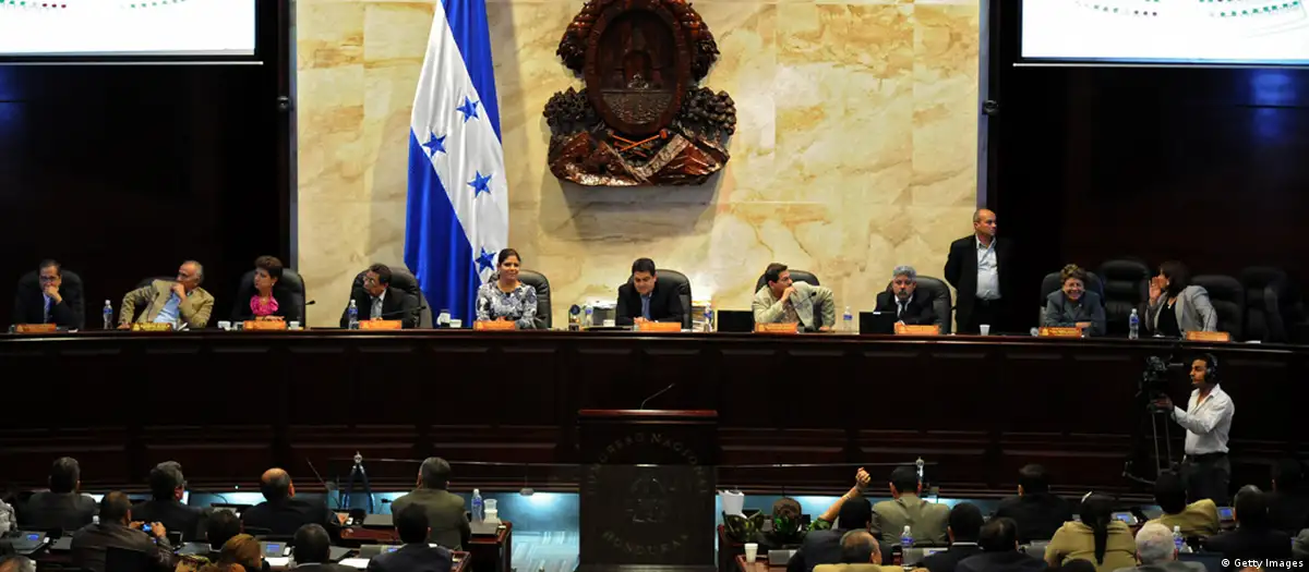 Honduras destituyen a fiscal general y cesa titular de CSJ