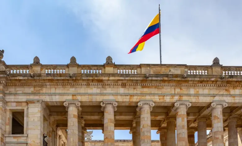 Prisión para dos congresistas en Colombia por corrupción