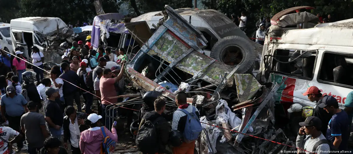 Atentado en Colombia dejó 14 civiles muertos y 38 heridos