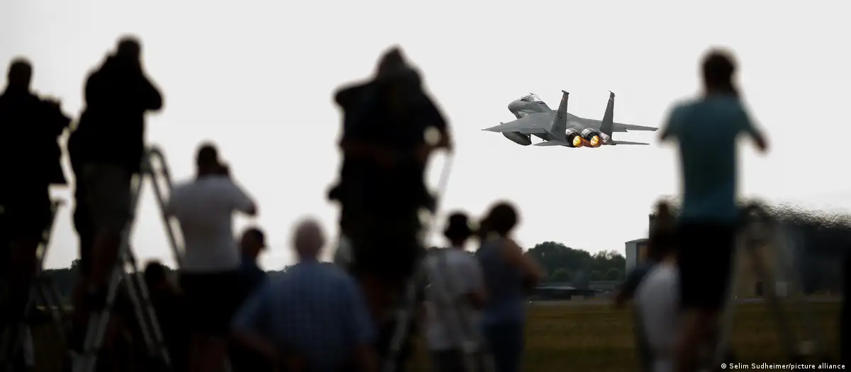 EE.UU. rescata con vida al piloto de avión derribado en Irán