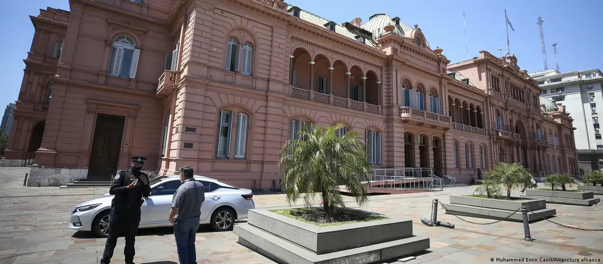 Gobierno de Milei bloquea acceso de prensa a la Casa Rosada