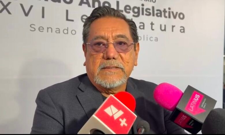 Félix Salgado Macedonio durante una entrevista en el Senado sobre Morena y la gubernatura de Guerrero