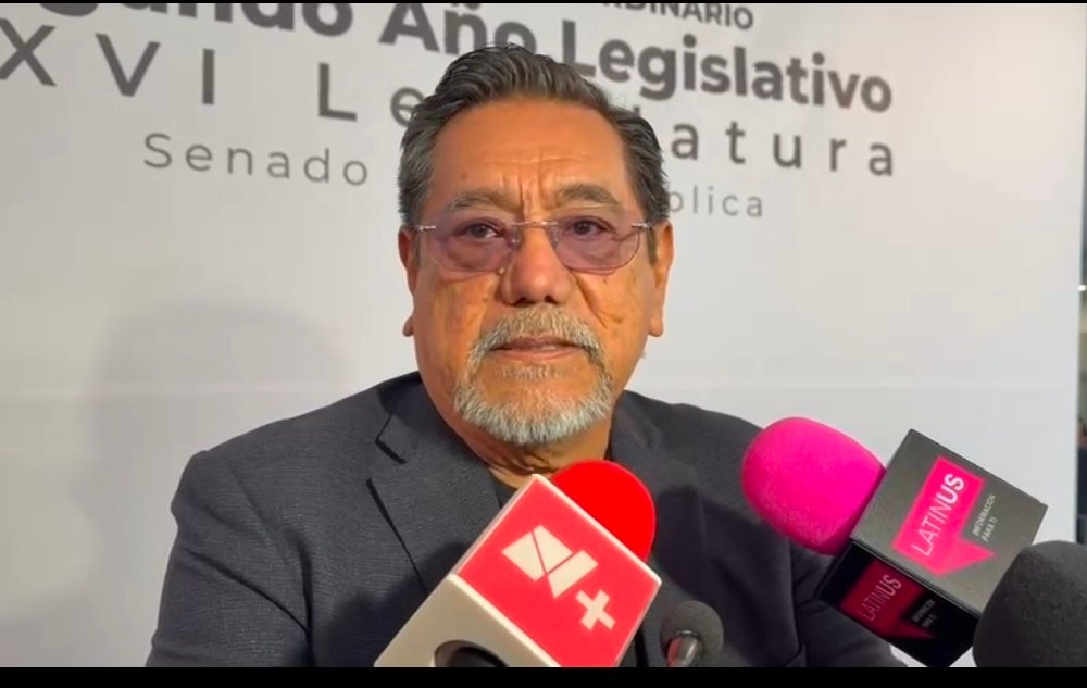 Félix Salgado Macedonio durante una entrevista en el Senado sobre Morena y la gubernatura de Guerrero