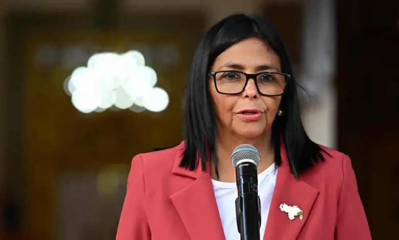 Presidenta de Venezuela promete aumentar salarios