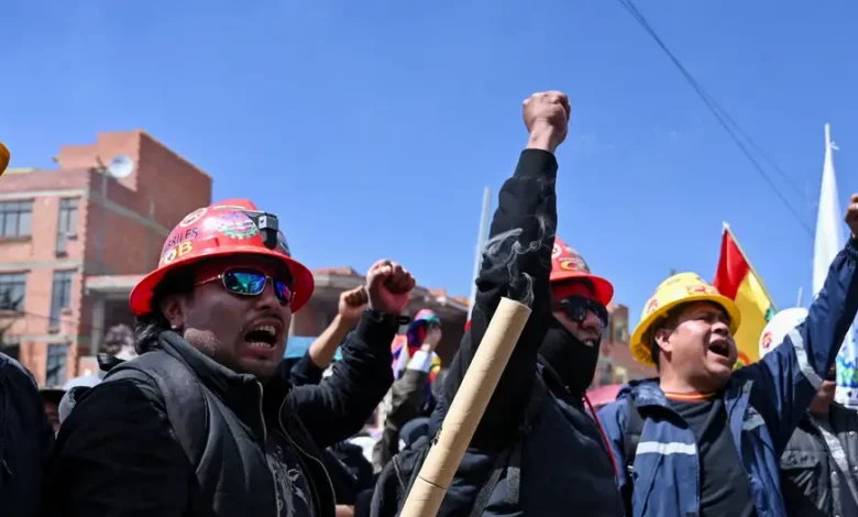 Arrestan manifestantes por irrumpir en ministerio de Bolivia