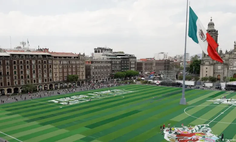 Ciudad de México blinda su Zócalo ante protestas de maestros