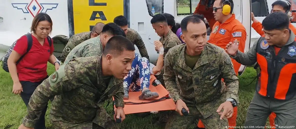 Edificio se derrumba en Filipinas y buscan a 19 personas