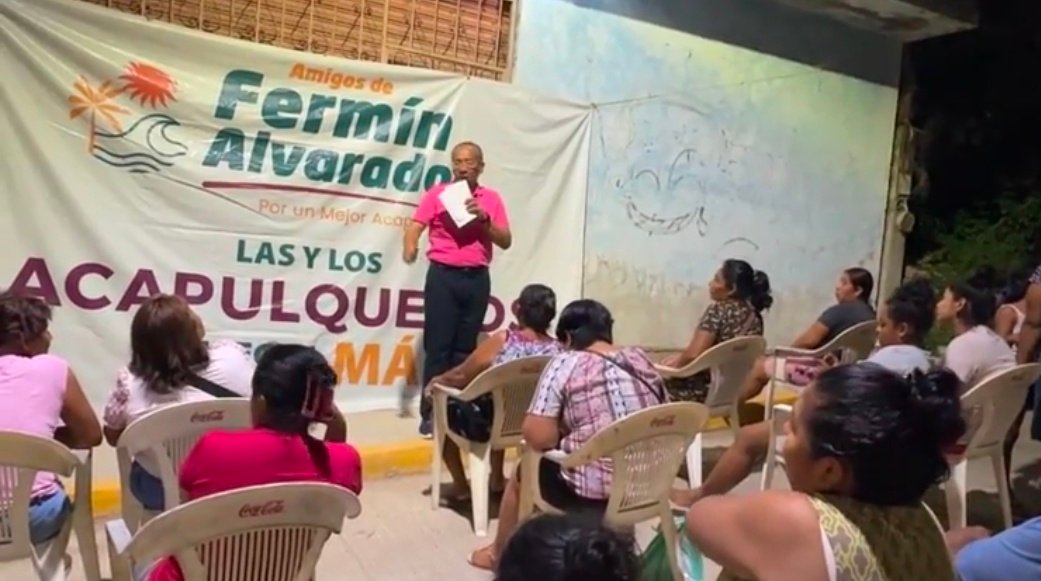 Fermín Alvarado visita la colonia Paraíso de Acapulco