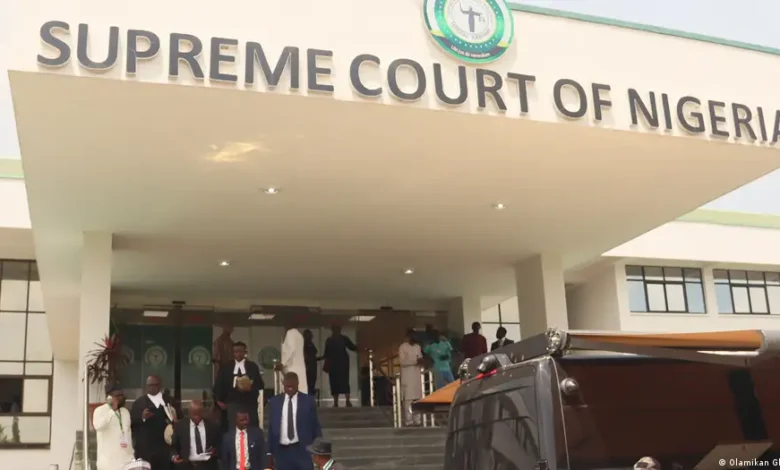 Nigeria condena a exministro a 75 años de cárcel por lavado