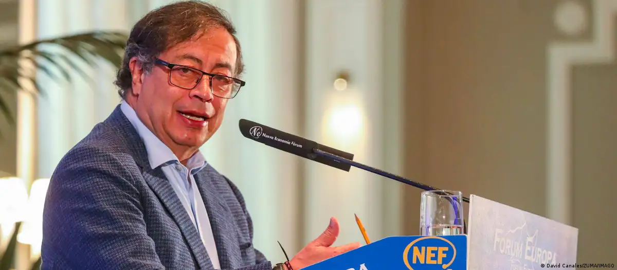 Petro buscará dos millones de firmas para una constituyente