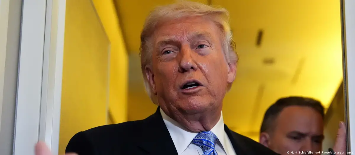 Trump insulta a senador republicano que quiso condenarlo
