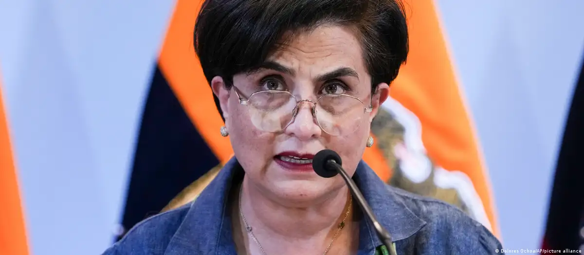 Dimite canciller de Ecuador y Roberto Kury es su reemplazo