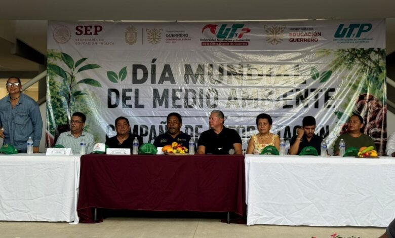 Félix Salgado resalta educación en Coyuca de Benítez.