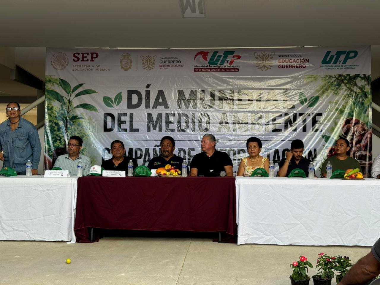 Félix Salgado resalta educación en Coyuca de Benítez.