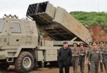 Kim supervisa sistemas mejorados de artillería y misiles