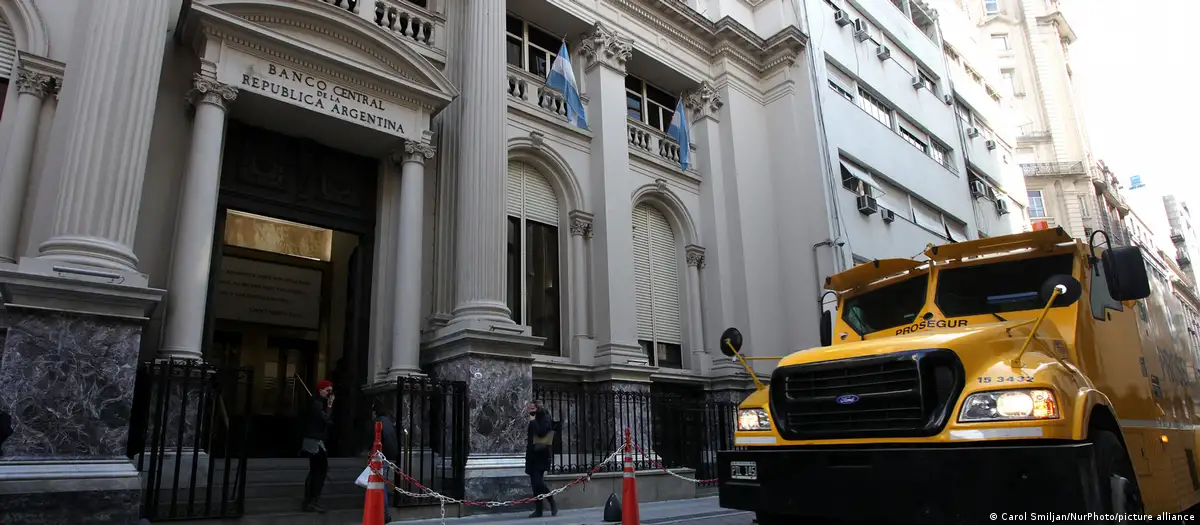 Milei autoriza al Tesoro a tomar deuda por USD5.000 millones