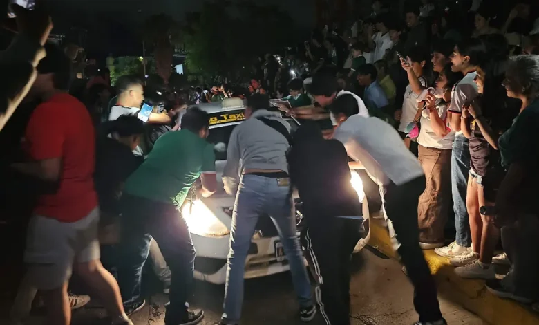Policías lanzan gas lacrimógeno contra aficionados en Chilpo