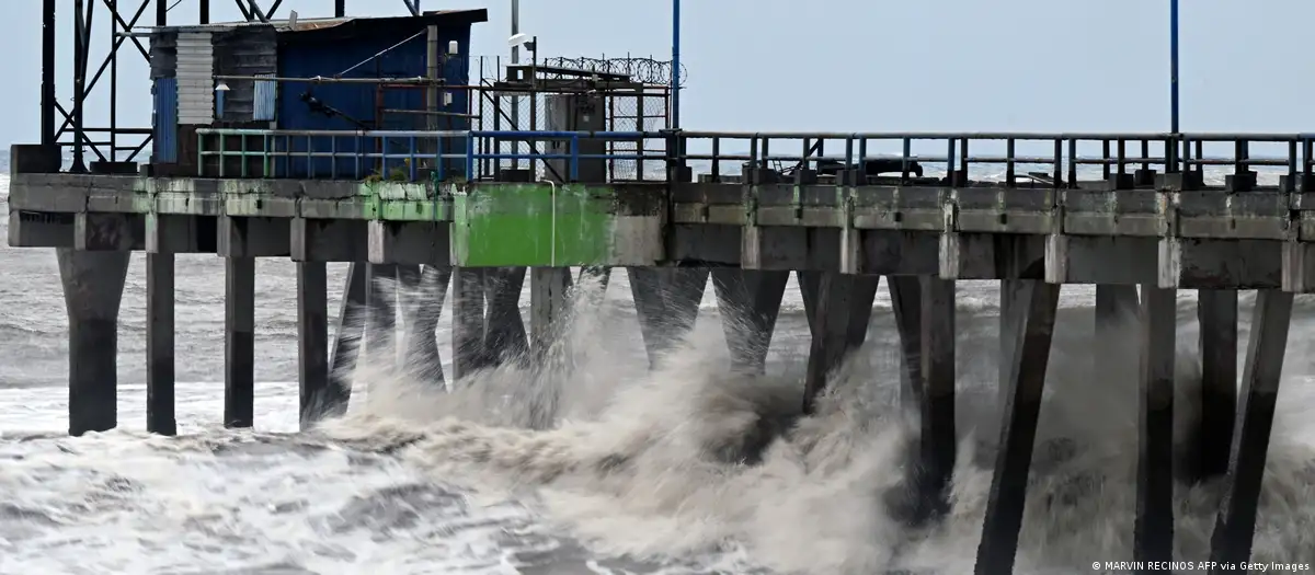 Tormenta Cristina se degrada tras afectar Centroamérica