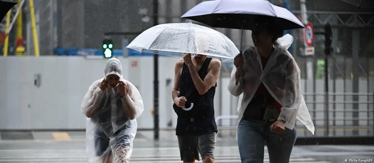 Tormenta avanza a Tokio entre amenazas de inundaciones