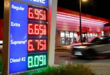 Trump exige bajar precio de gasolina en Estados Unidos