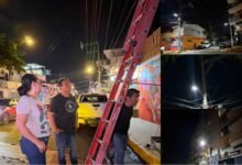 Juan Carlos Manrique García instala luminarias en Progreso