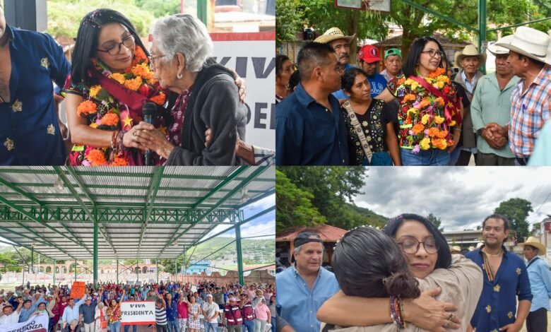 Esthela Damián Peralta durante asamblea en Alcozauca con comunidades de la Montaña de Guerrero