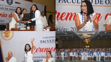 Esthela Damián Peralta durante ceremonia de graduación de la Facultad de Odontología de la UAGro en Acapulco