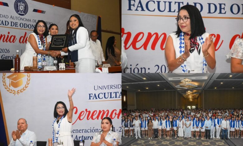 Esthela Damián Peralta durante ceremonia de graduación de la Facultad de Odontología de la UAGro en Acapulco