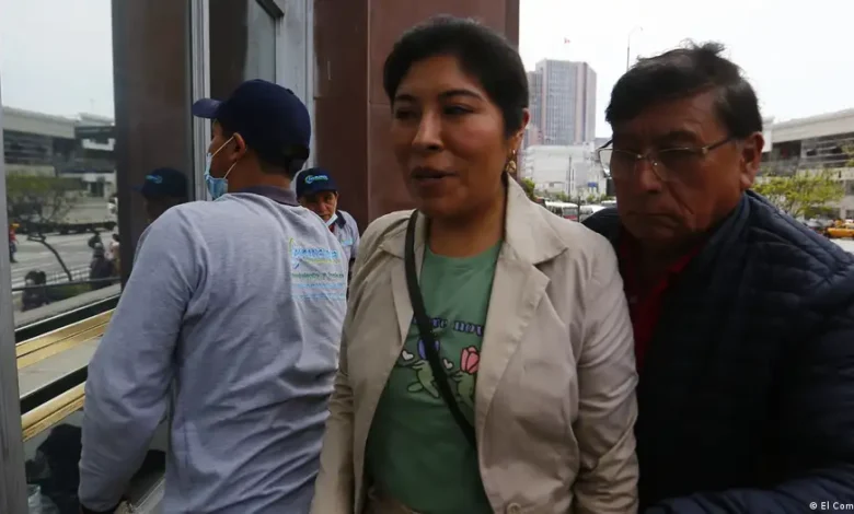 Perú renueva orden de captura contra Betssy Chávez