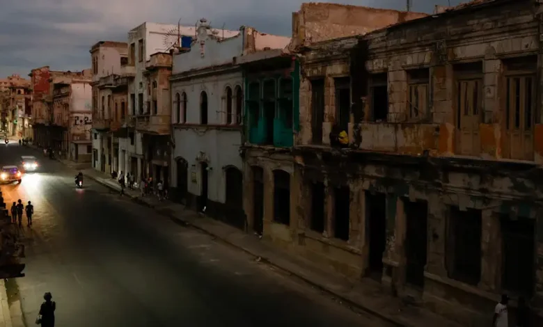 Apagón en Cuba restablecen la red tras corte nacional