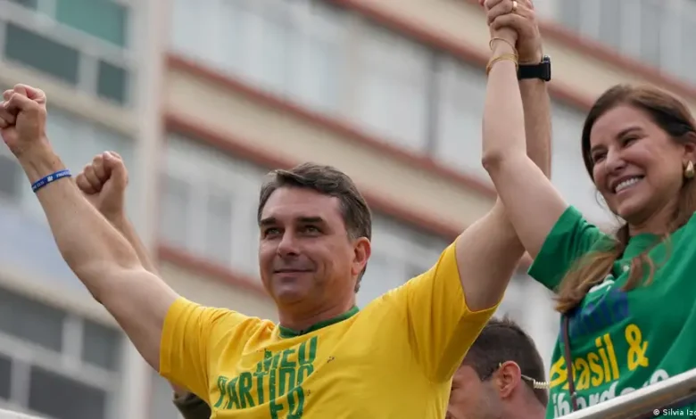 Flávio Bolsonaro contra Lula miles marchan en São Paulo