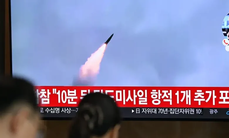 Misiles de Corea del Norte elevan tensión tras ejercicios militares