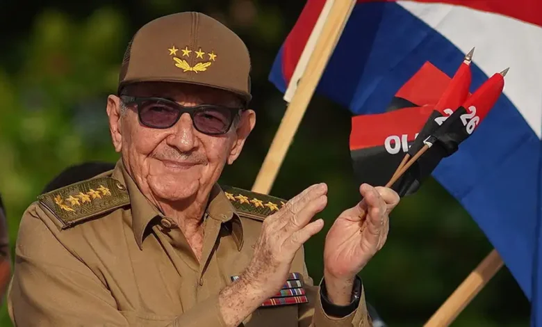 Raúl Castro reaparece tras rumores sobre su muerte