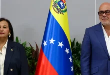 Diálogo político en Venezuela Delcy recibe a opositora