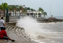 Huracán Simón se fortalece rumbo a México+