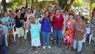 Leticia Lozano Zavala escucha a familias de Acapulco