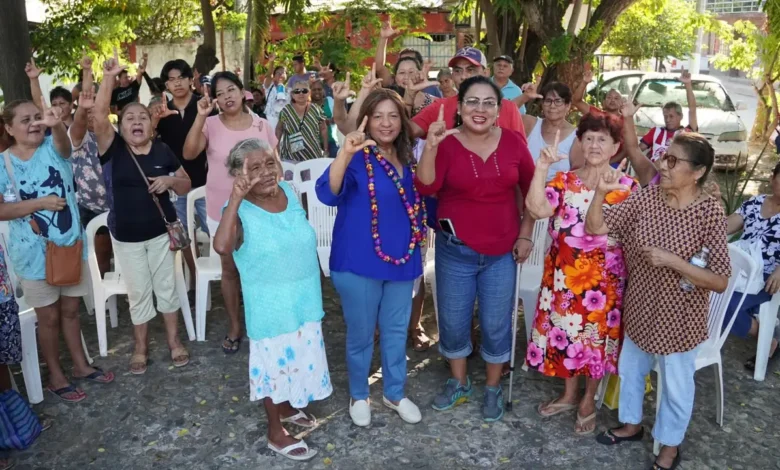 Leticia Lozano Zavala escucha a familias de Acapulco