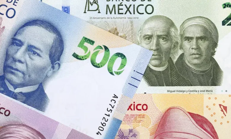 Súper peso pierde fuerza frente al dólar